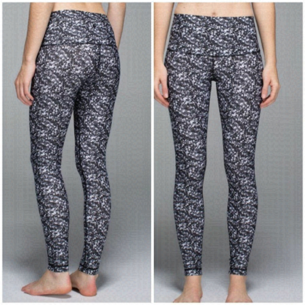 Lululemon Shine Tight Roll Dow Shimmy Shimmer Black White Size 8